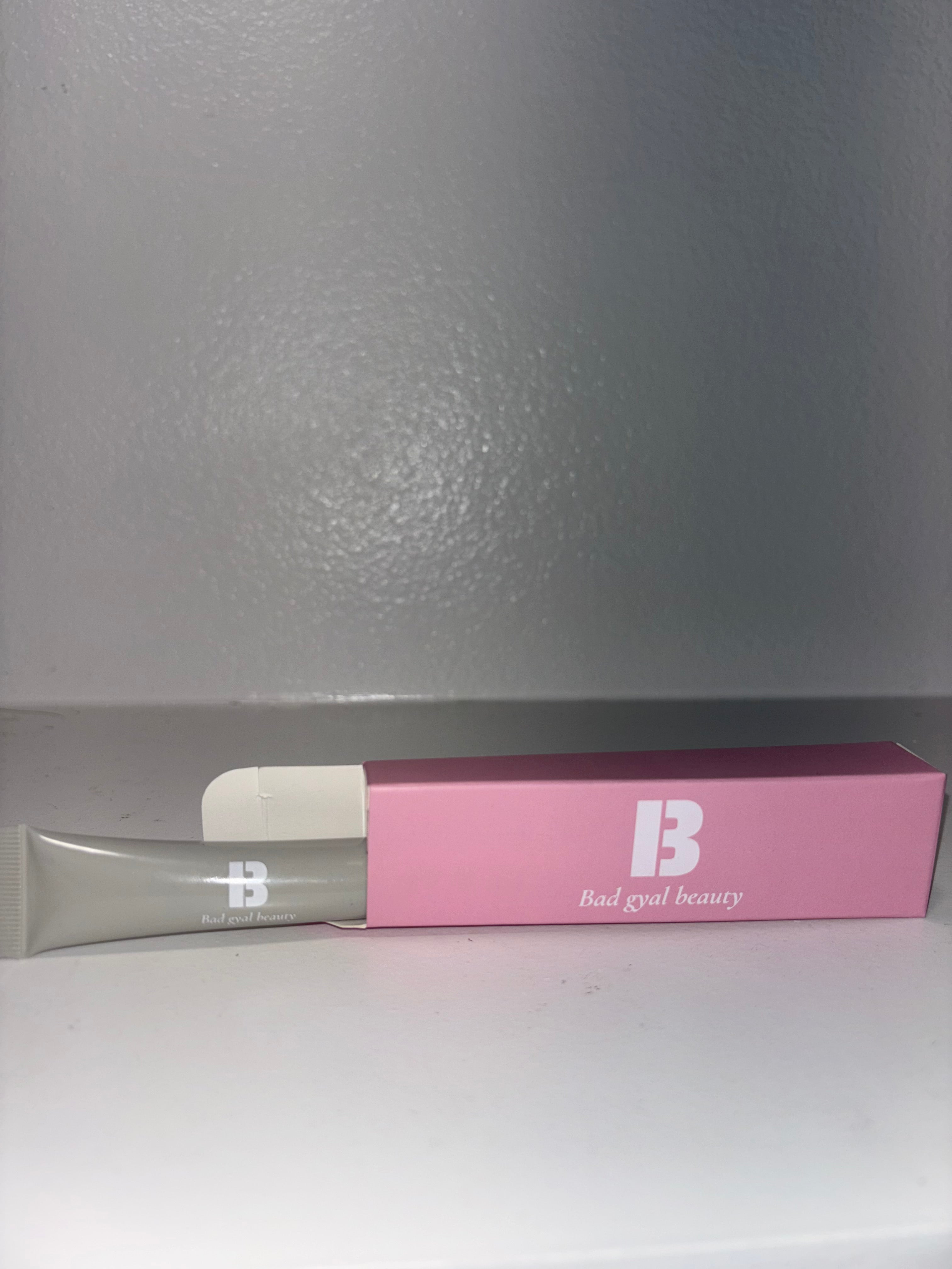 Glossy Gyal Gloss - Clear w shimmer